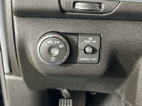 Used 2016 Chevrolet Traverse LT image 17