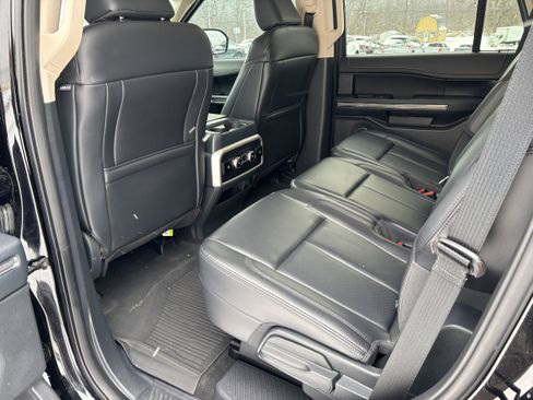 Used 2023 Ford Expedition XLT image 10
