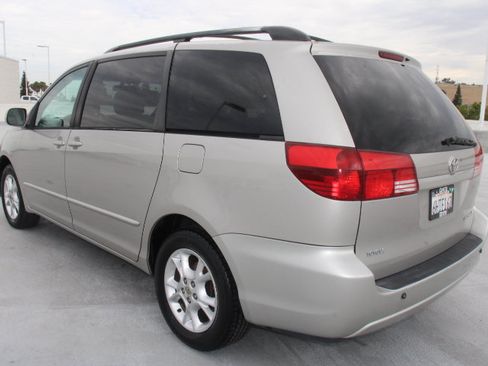 Used 2005 Toyota Sienna XLE FWD image 5