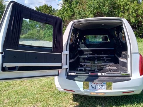 Used 2015 Cadillac XTS Hearse image 16