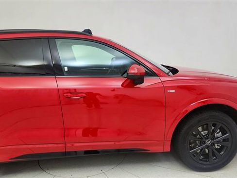 Used 2023 Audi Q3 2.0T Premium Plus w/ Premium Plus Package image 8