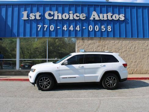 Used 2017 Jeep Grand Cherokee Trailhawk w/ Trailhawk Luxury Group AWD/4WD image 8