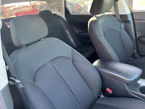 Used 2020 Kia Optima LX image 29