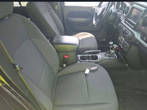 Used 2021 Jeep Wrangler Unlimited Sport AWD/4WD image 6