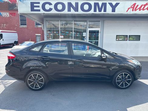 Used 2016 Ford Fiesta SE w/ Cold Weather Package FWD image 2