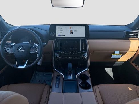 Used 2026 Lexus LX 700h Luxury AWD/4WD image 17