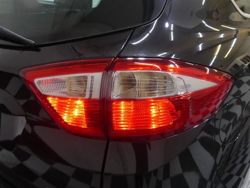 Used 2013 Ford C-MAX SEL FWD image 15