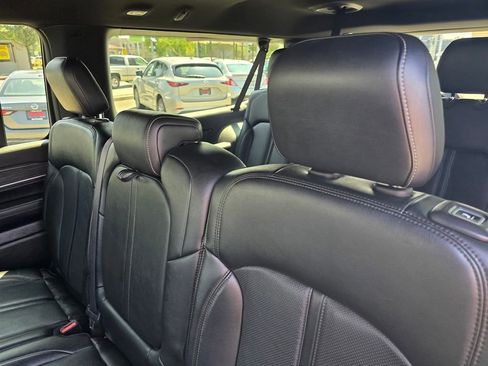 Certified 2024 Jeep Wagoneer L Series II w/ Flexible Seating Group AWD/4WD image 16