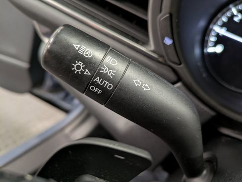 Used 2020 MAZDA CX-30 Premium image 17