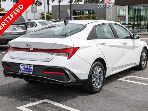 Certified 2025 Hyundai Elantra Hybrid w/ Cargo Package FWD image 6