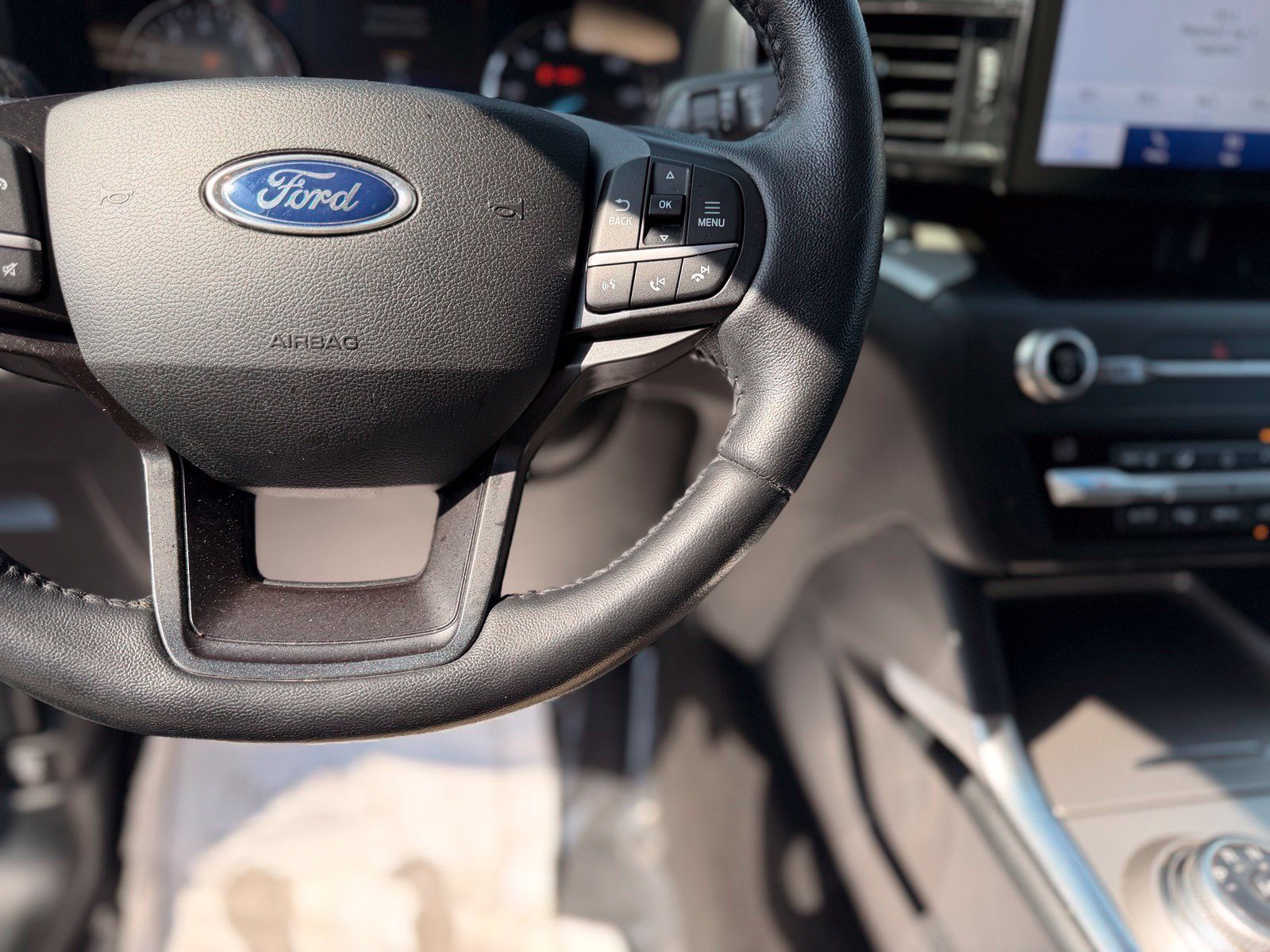 Used 2020 Ford Explorer XLT w/ Equipment Group 202A RWD image 20