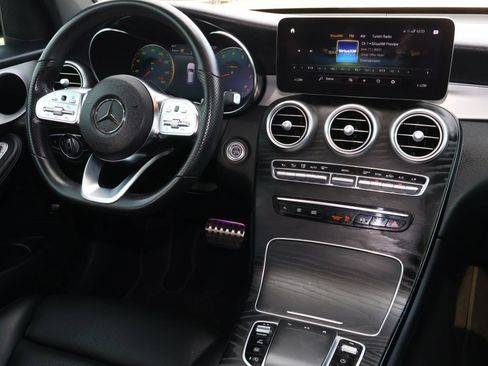 Used 2022 Mercedes-Benz GLC 300 image 10