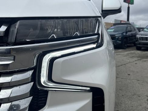 Used 2023 Chevrolet Suburban High Country image 9