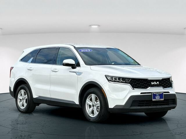 Used 2023 Kia Sorento LX FWD image 8