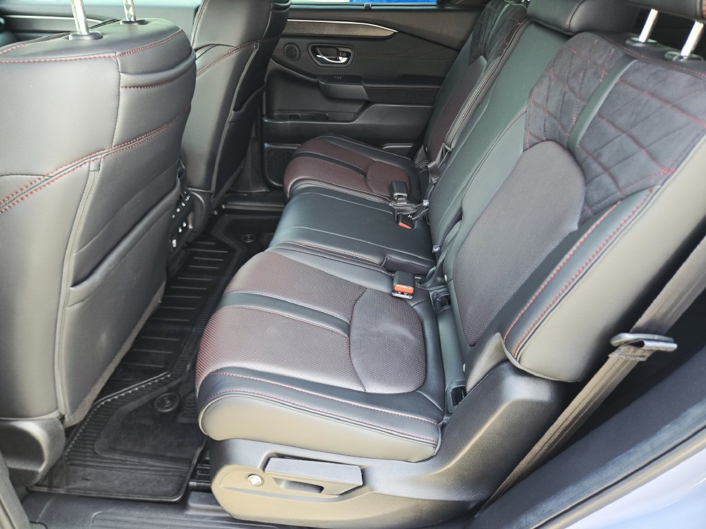 Certified 2026 Honda Pilot Black Edition image 18