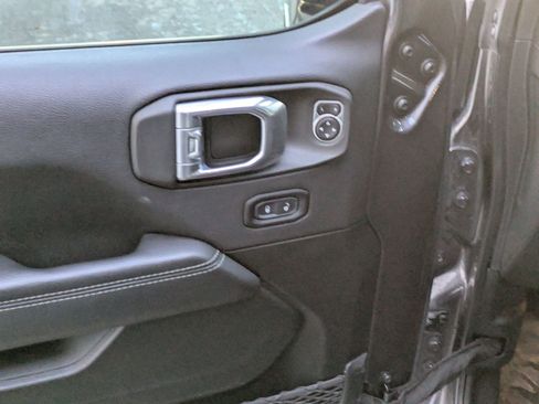 Used 2022 Jeep Wrangler Unlimited Sahara w/ Cold Weather Group image 14