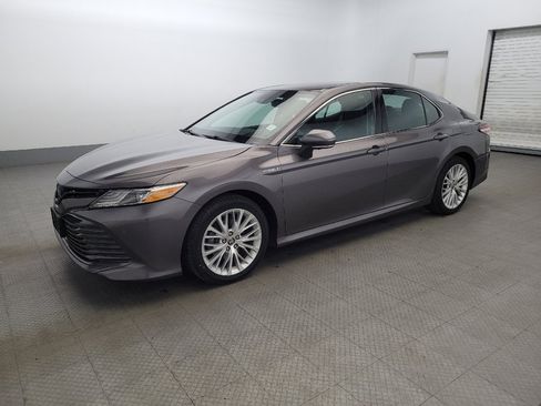 Used 2020 Toyota Camry XLE w/ Driver Assist Package image 2