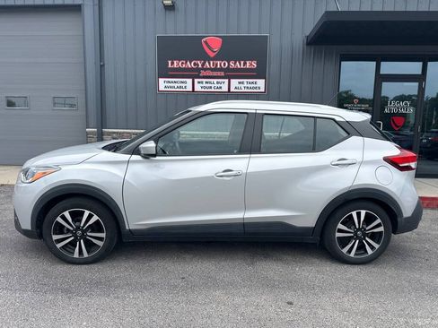Used 2020 Nissan Kicks SV FWD image 2