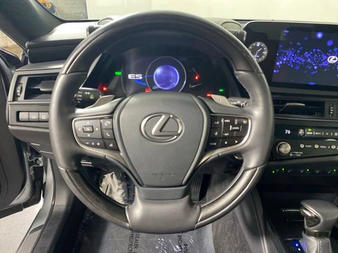Used 2023 Lexus ES 300h w/ Accessory Package (Z2) FWD image 16