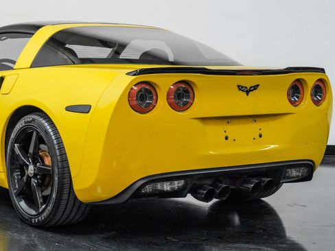 Used 2006 Chevrolet Corvette Coupe w/ Preferred Equipment Group image 13