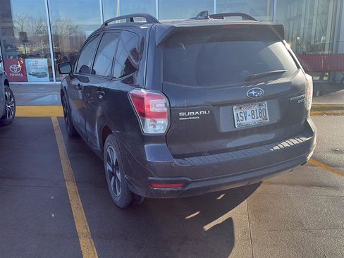 Used 2017 Subaru Forester 2.5i Premium w/ All-Weather Package image 7