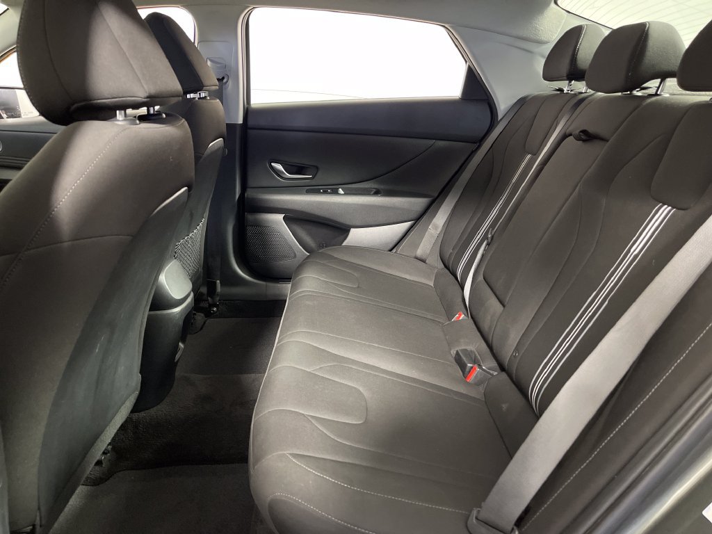 Certified 2025 Hyundai Elantra SEL FWD image 14