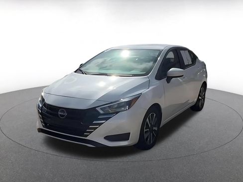 Used 2025 Nissan Versa SV FWD image 7