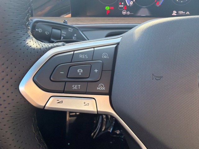 New 2026 Volkswagen Tiguan SEL R-Line AWD/4WD image 19