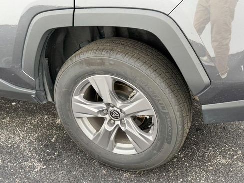 Used 2025 Toyota RAV4 XLE image 5