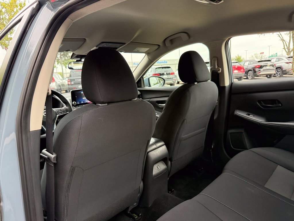 Used 2025 Nissan Sentra SV FWD image 33