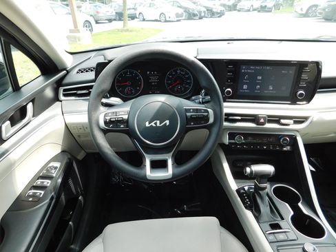 Used 2022 Kia K5 LXS FWD image 12