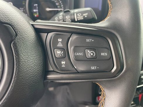 Used 2024 Jeep Wrangler Unlimited AWD/4WD image 29