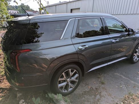 Used 2020 Hyundai Palisade SEL w/ Premium Package FWD image 3