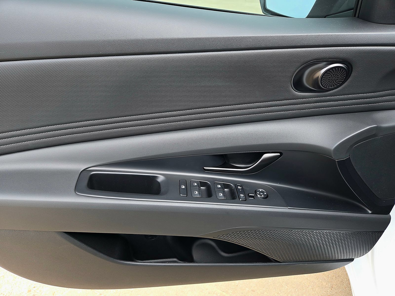 New 2026 Hyundai Elantra SEL FWD image 18