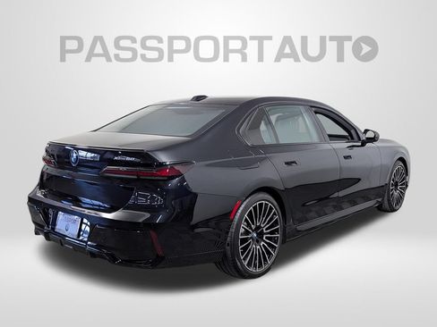Used 2026 BMW i7 xDrive60 AWD/4WD image 7