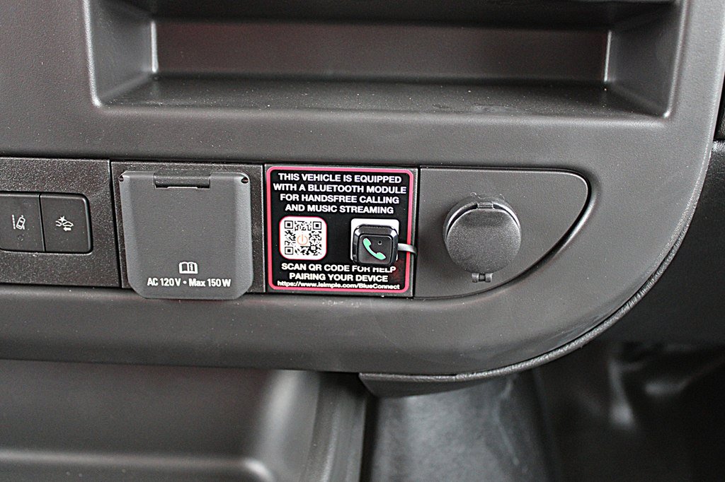 Used 2025 Chevrolet Express 3500 Extended w/ Driver Convenience Package RWD image 34