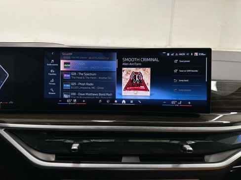 Used 2025 BMW X5 xDrive40i w/ Parking Assistance Package AWD/4WD image 31