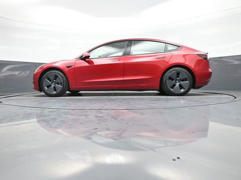 Used 2021 Tesla Model 3 Standard Range Plus image 34