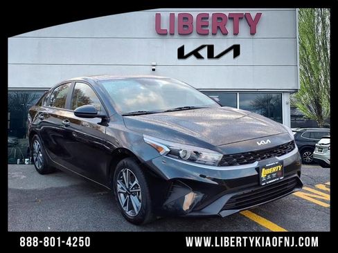 Certified 2023 Kia Forte LXS image 1