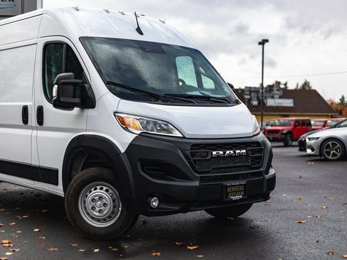 New 2026 RAM ProMaster 2500 w/ Convenience Group image 3