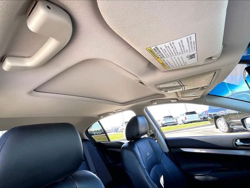 Used 2012 INFINITI G37 Journey w/ Premium Pkg image 13