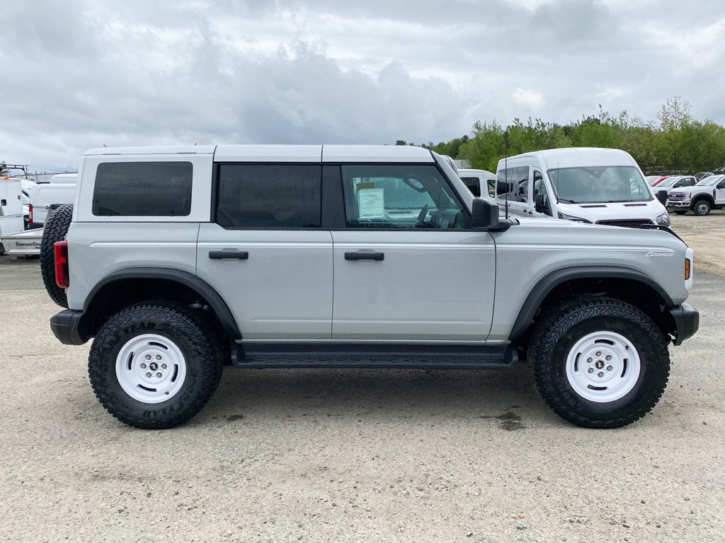 New 2026 Ford Bronco Heritage Edition AWD/4WD image 2