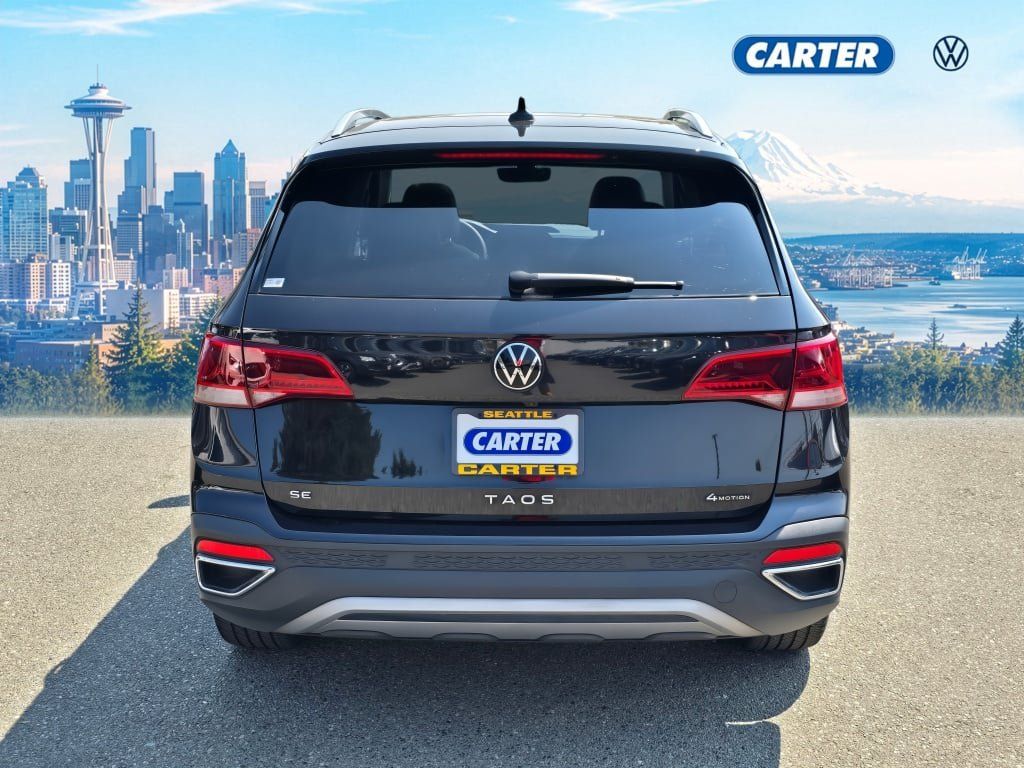 Used 2023 Volkswagen Taos SE w/ Panoramic Sunroof Package AWD/4WD image 4