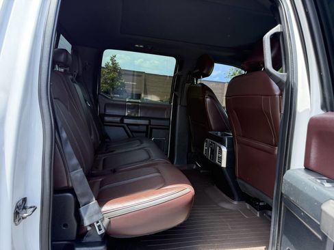 Used 2015 Ford F150 Platinum w/ Equipment Group 701A Luxury AWD/4WD image 15