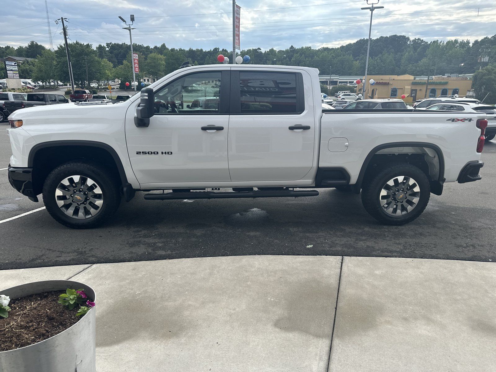 Used 2024 Chevrolet Silverado 2500 Custom w/ Custom Value Package AWD/4WD image 5
