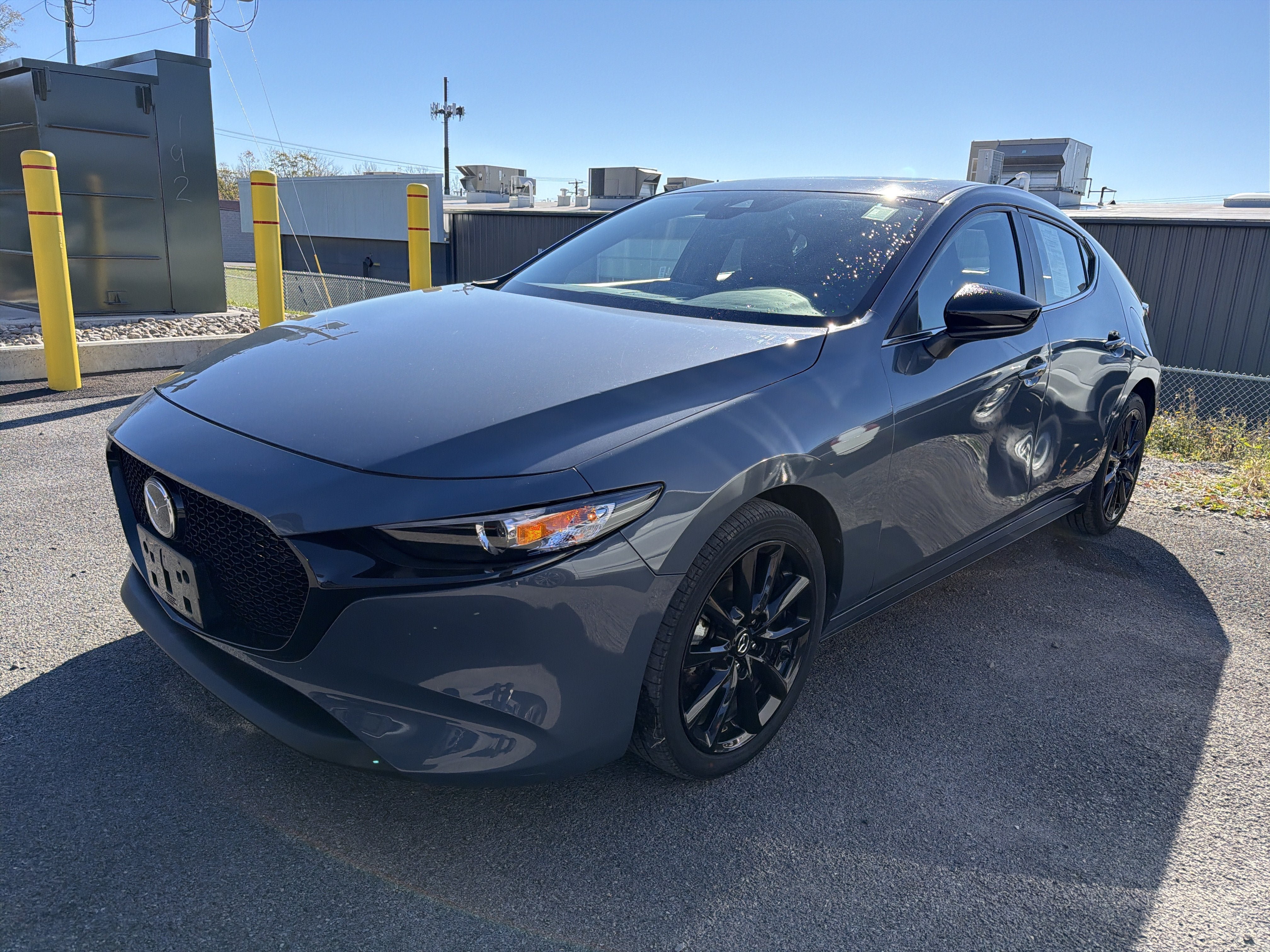 Used 2022 MAZDA MAZDA3 s FWD image 3