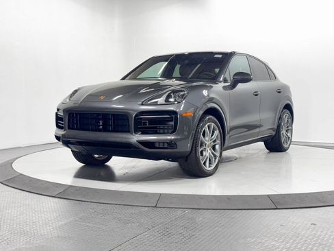 Used 2023 Porsche Cayenne Base image 3