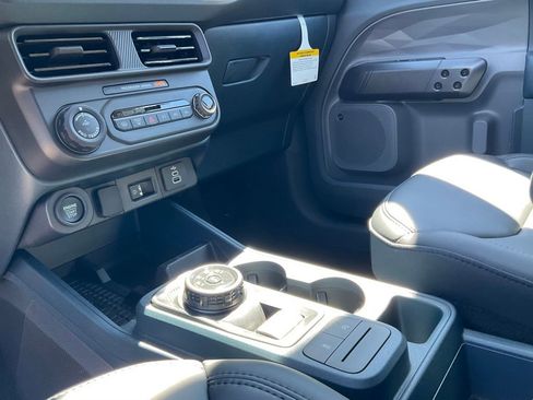 New 2025 Ford Maverick Lariat w/ Black Appearance Package image 53