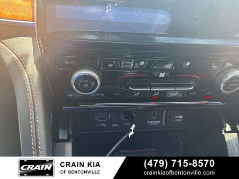 Used 2025 Jeep Grand Cherokee L Summit AWD/4WD image 20
