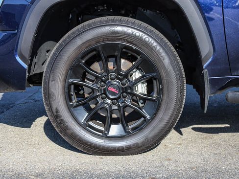 Used 2022 Toyota Tundra Limited w/ TRD Off-Road Package AWD/4WD image 11